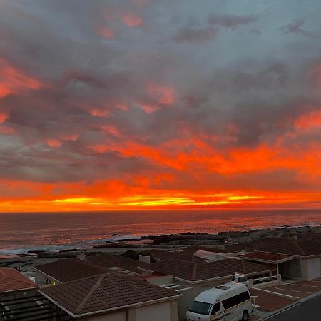Nothing But View Apartment Hermanus Bagian luar foto