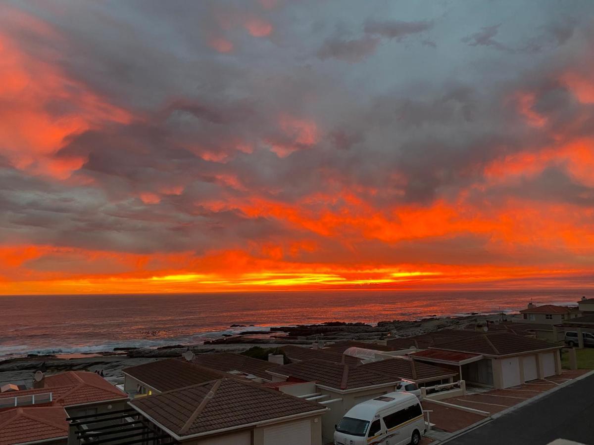 Nothing But View Apartment Hermanus Bagian luar foto