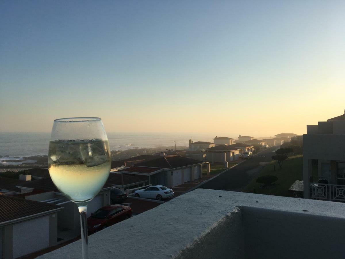 Nothing But View Apartment Hermanus Bagian luar foto