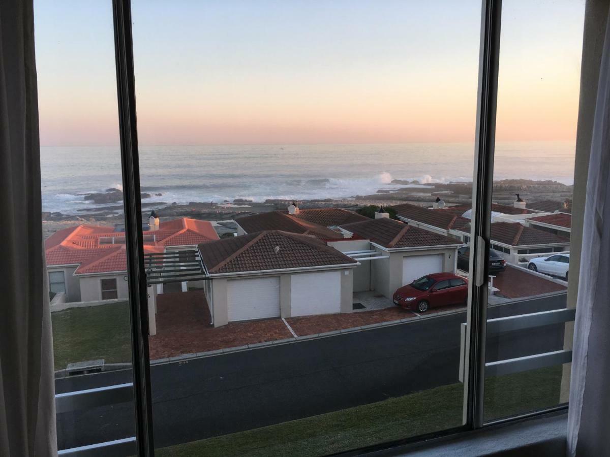 Nothing But View Apartment Hermanus Bagian luar foto